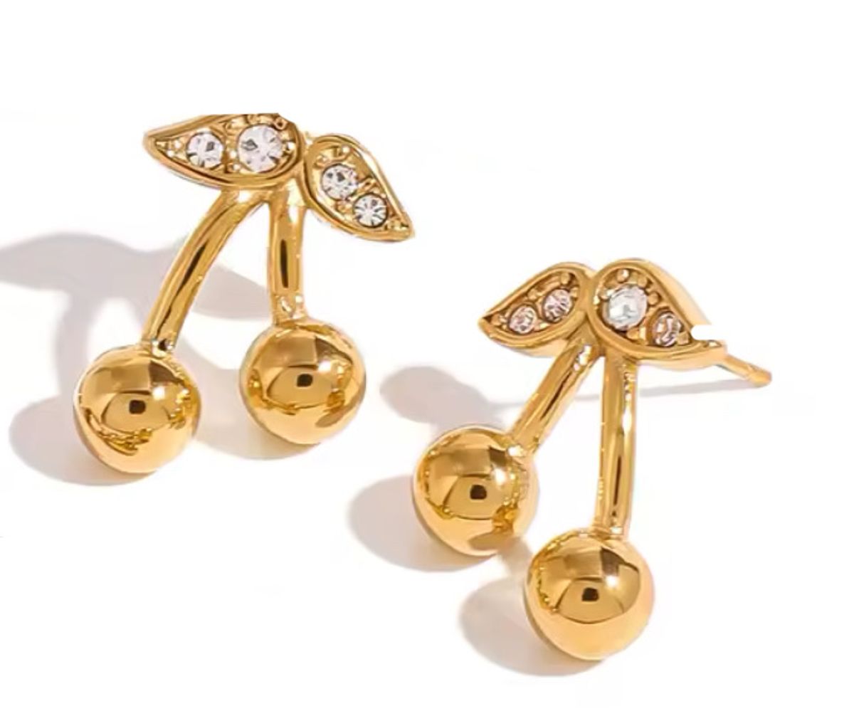 H Cherry earrings 💧