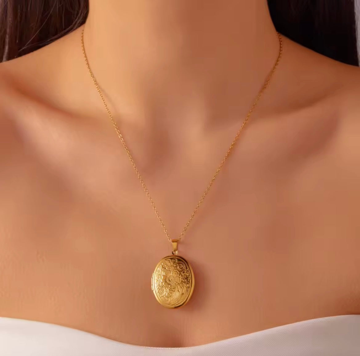 Reliquary necklace