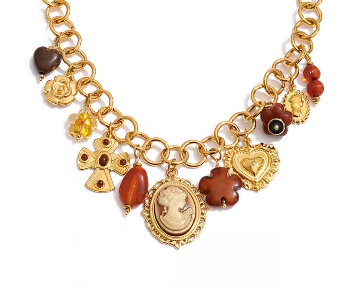 Dana necklace
