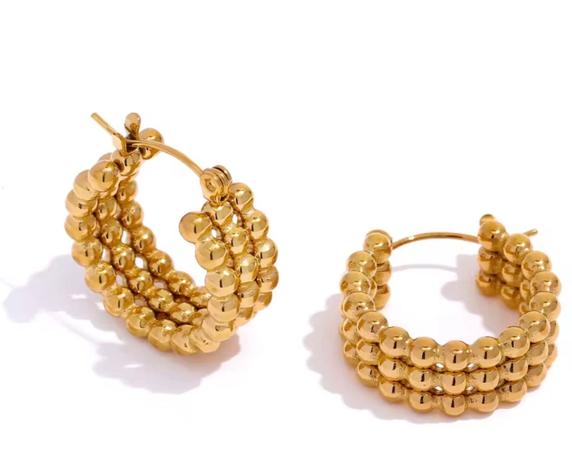 Leila hoops
