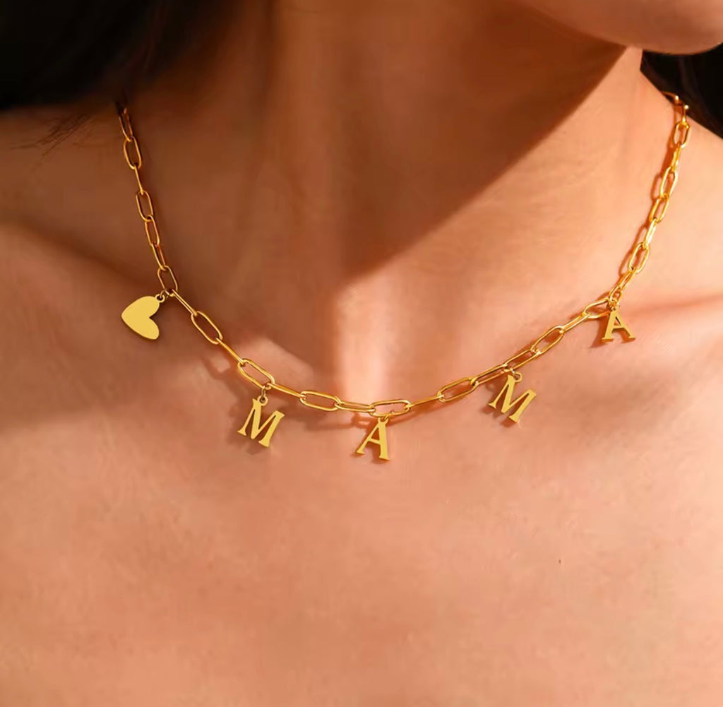 Mamá necklace