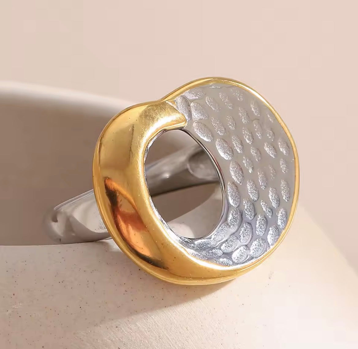 Aura ring