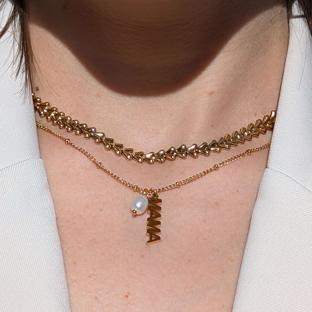 Mamá necklace